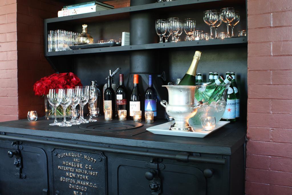 Kemble Inn - Restaurant - Bar Lenox Extérieur photo